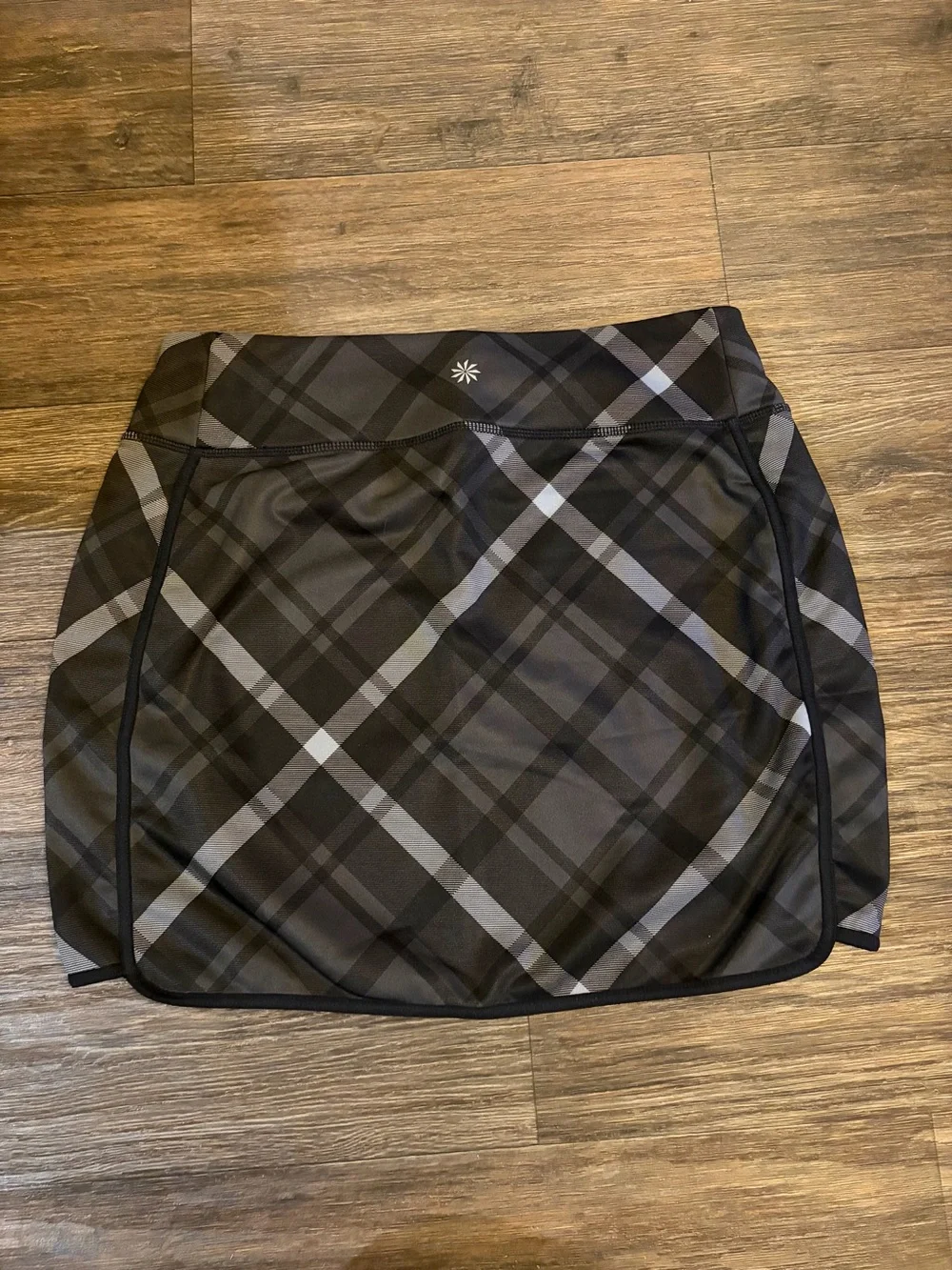 Athleta Fleece Lined Plaid Tech Stretch Schoolgirl Mini Skirt Size Medium - Picture 7 of 9